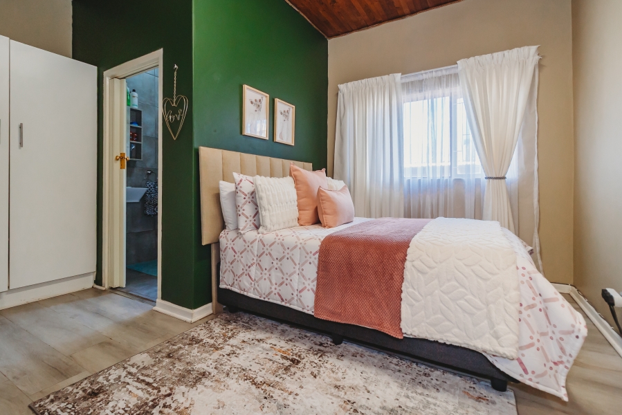 5 Bedroom Property for Sale in Blanco Western Cape